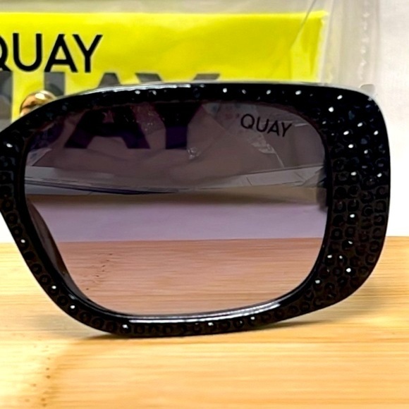 Brand New Quay Black Inside Scoop Bling Gradient Smoke Lens Rectangle Sunglasses main image 12